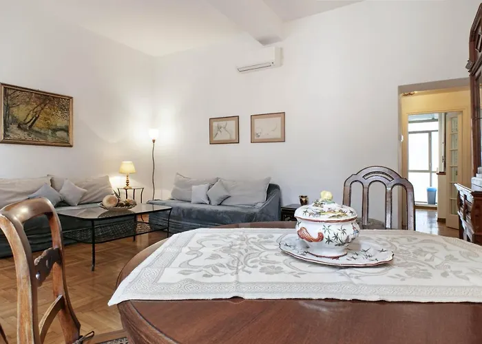 Trevi Fountain Apartment